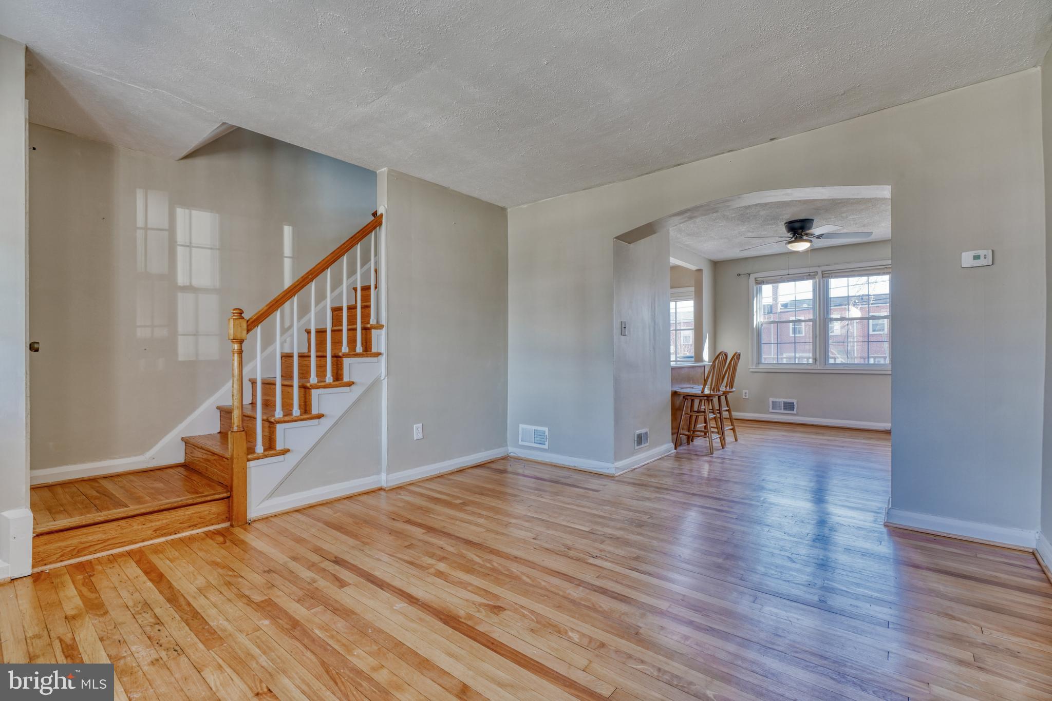 8331 Kendale Road Parkville, MD 21234 - Photo 2 of 44 Living Room