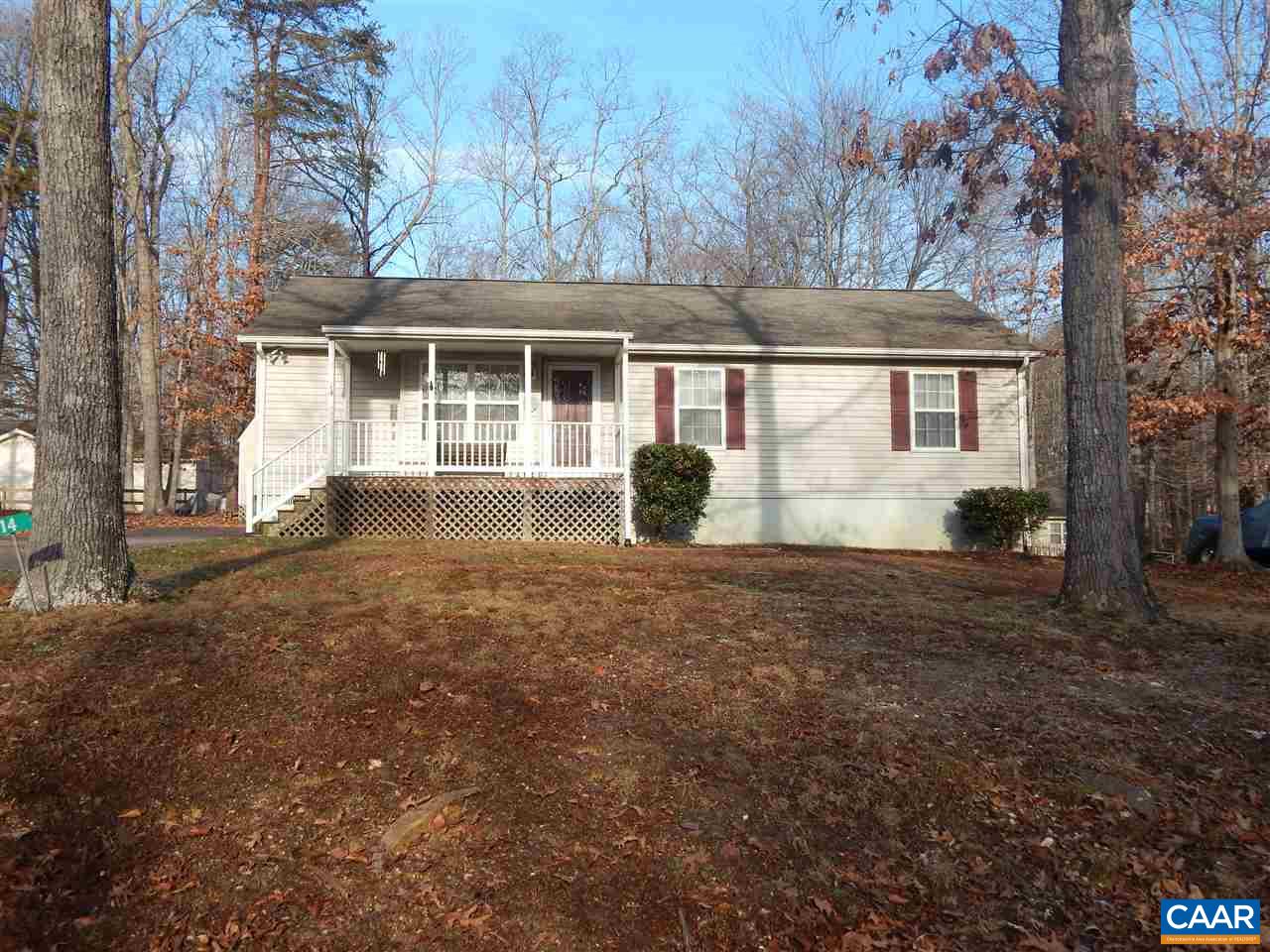 14 East Point Road Palmyra, VA 22963 - Photo 17 of 19 front view of a house with a yard