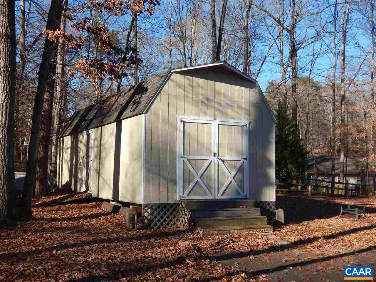 14 East Point Road Palmyra, VA 22963 - Photo 3 of 19 a view of a house with a yard