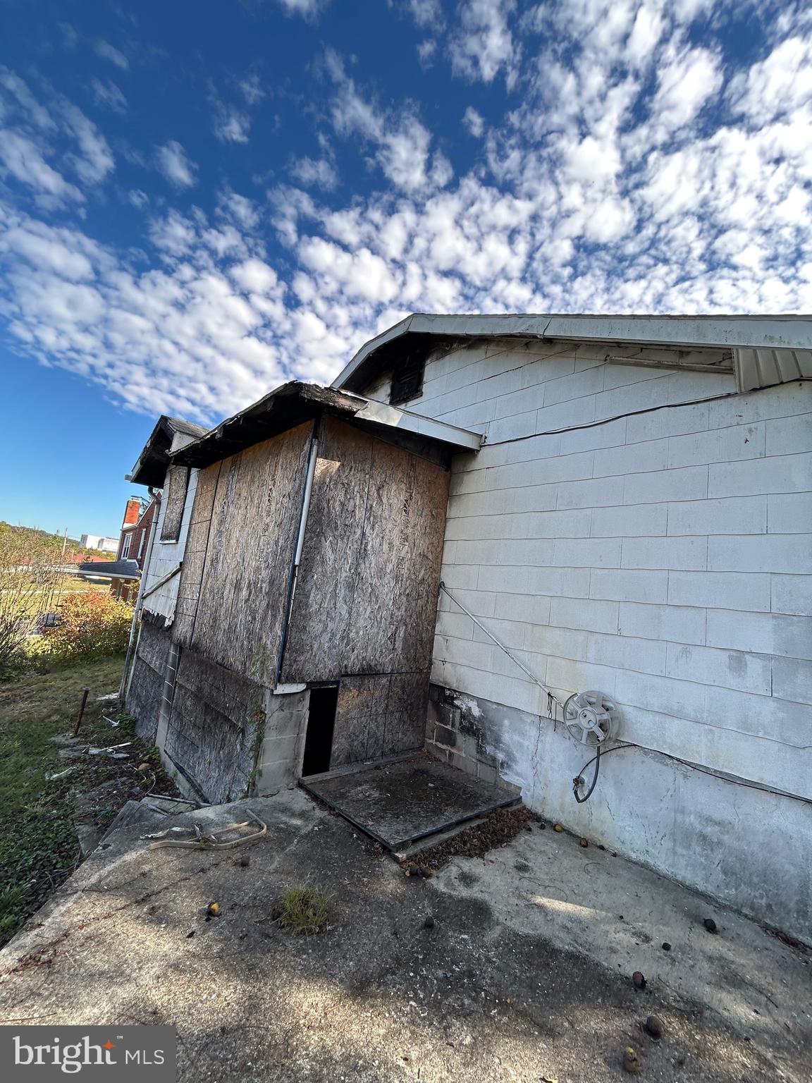 12316 Williams Road Southeast Cumberland, MD 21502 - Photo 4 of 21