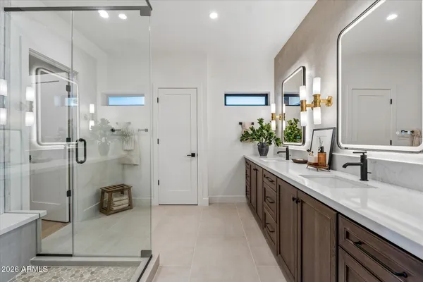 $1,585,000 | 3731 East Fawn Drive, Phoenix, AZ 85042