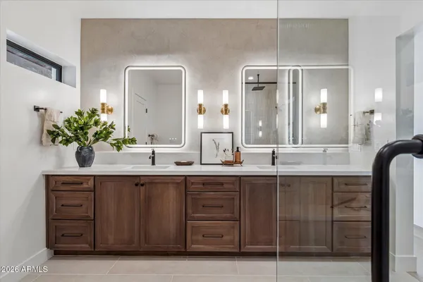 $1,585,000 | 3731 East Fawn Drive, Phoenix, AZ 85042