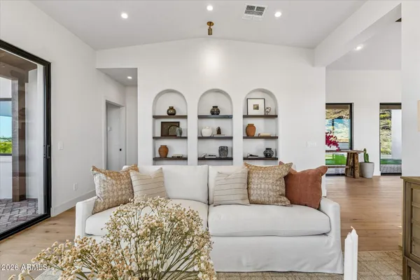 $1,585,000 | 3731 East Fawn Drive, Phoenix, AZ 85042