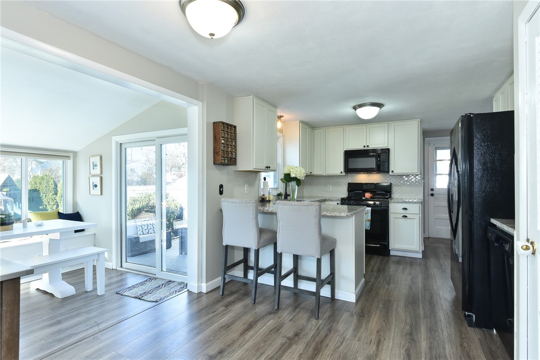 97 Pitman Road Warwick, RI 02886 - Photo 7 of 34