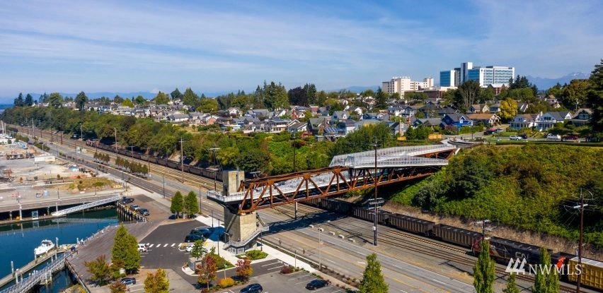 1526 Rockefeller Avenue Everett, WA 98201 - Photo 33 of 37 a view of city from balcony