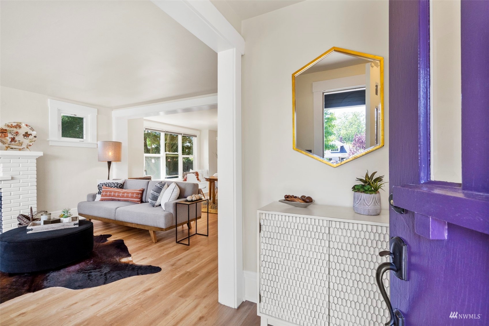 1526 Rockefeller Avenue Everett, WA 98201 - Photo 10 of 37 a living room with furniture and wooden floor
