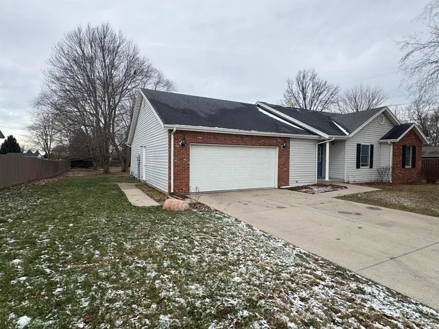 $258,000 | 2011 South Haverhill Drive, Yorktown, IN 47396