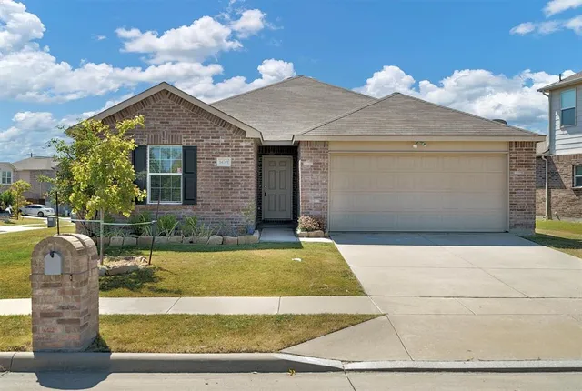 $2,100 | 14701 Southview Trail, Little Elm, TX 75068
