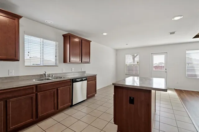 $2,100 | 14701 Southview Trail, Little Elm, TX 75068