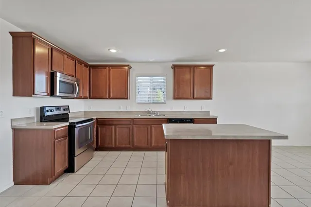 $2,100 | 14701 Southview Trail, Little Elm, TX 75068