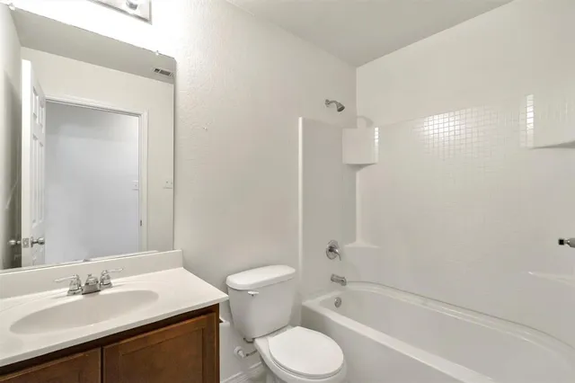 $2,100 | 14701 Southview Trail, Little Elm, TX 75068