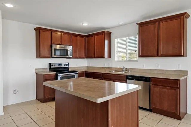 $2,100 | 14701 Southview Trail, Little Elm, TX 75068