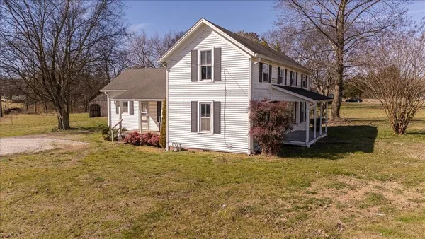 $175,900 | 202 Vine Street, Loretto, TN 38469