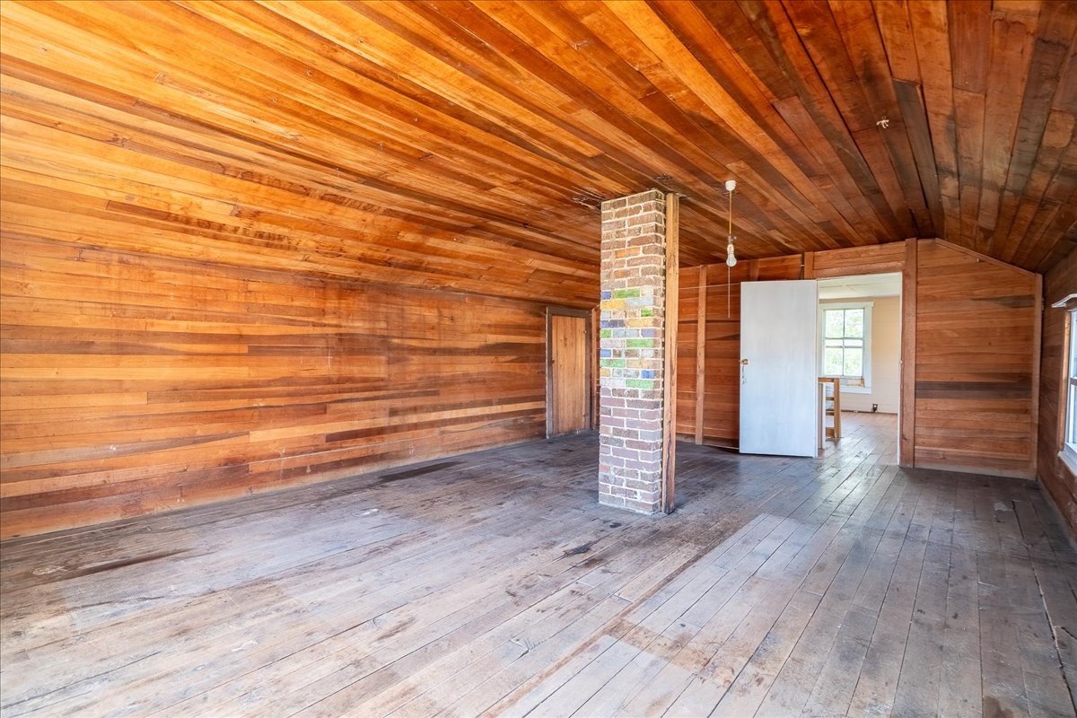 202 Vine Street Loretto, TN 38469 - Photo 29 of 42 a view of an empty room with a window