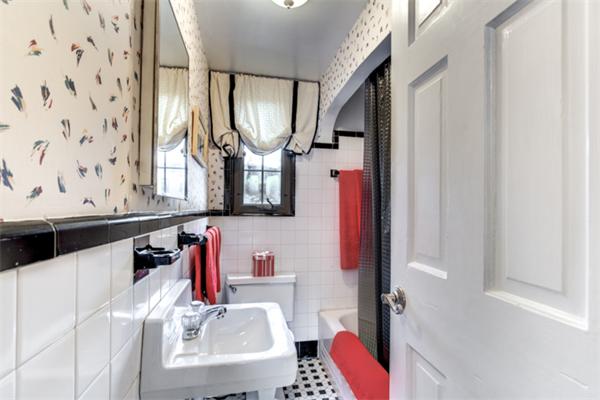 37 Marmion Road Melrose, MA 02176 - Photo 11 of 26 Gallery Image 11