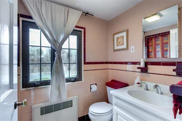 37 Marmion Road Melrose, MA 02176 - Photo 13 of 26 Gallery Image 13