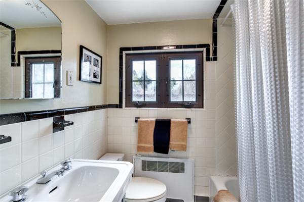 37 Marmion Road Melrose, MA 02176 - Photo 17 of 26 Gallery Image 17