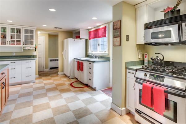 37 Marmion Road Melrose, MA 02176 - Photo 5 of 26 Gallery Image 5