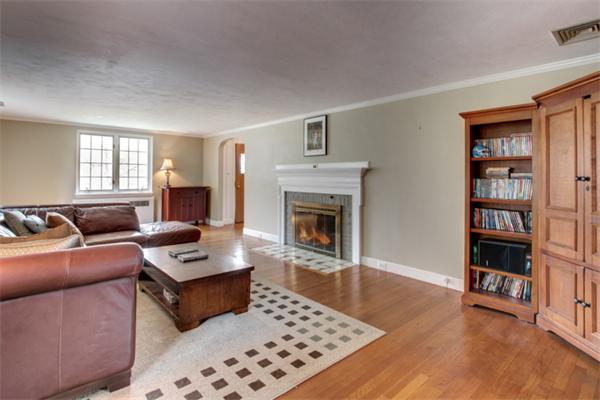 37 Marmion Road Melrose, MA 02176 - Photo 8 of 26 Gallery Image 8