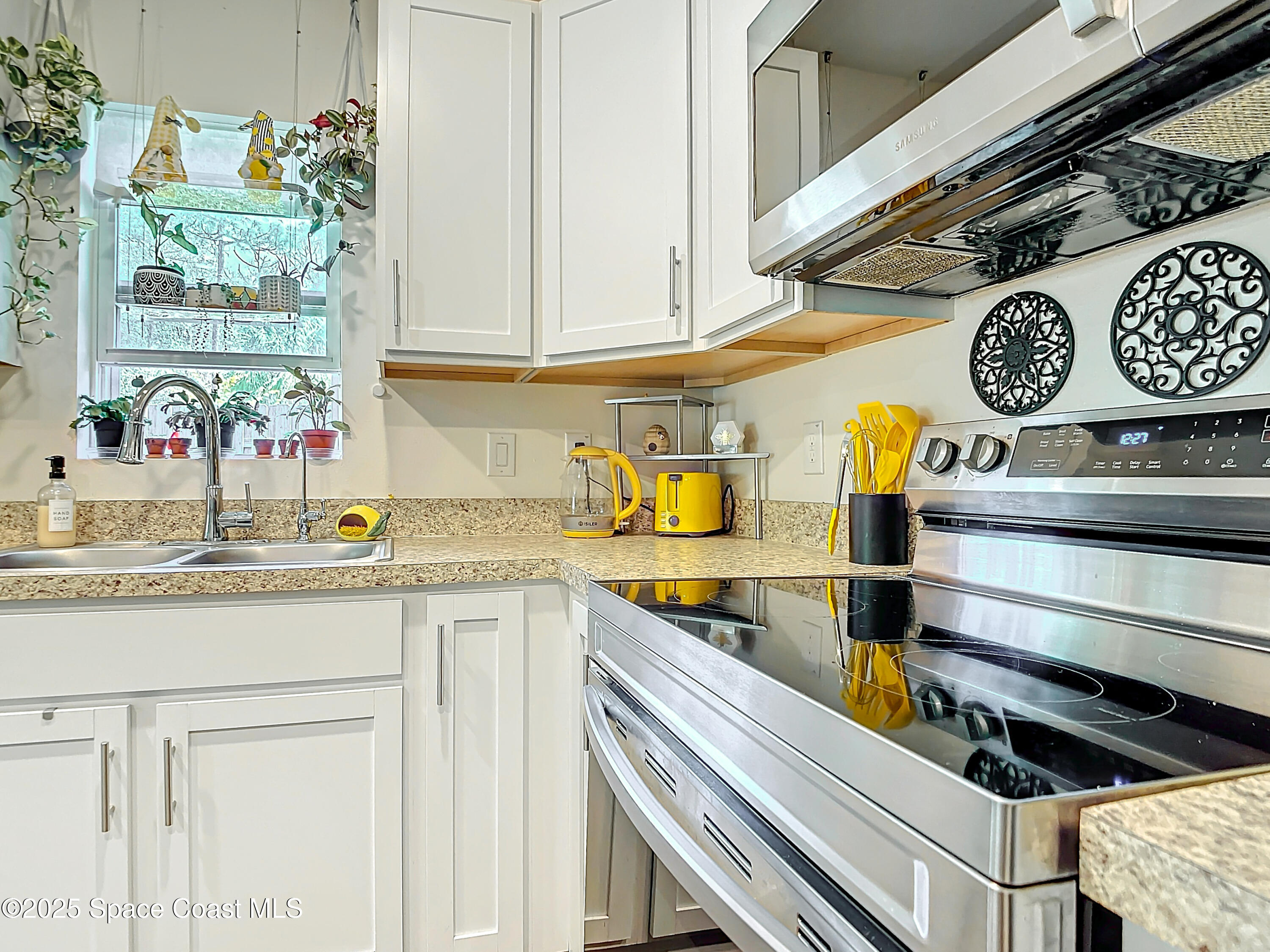 149 Gallopo Road Southwest Palm Bay, FL 32908 - Photo 5 of 36 149 Gallopo Road SW-10