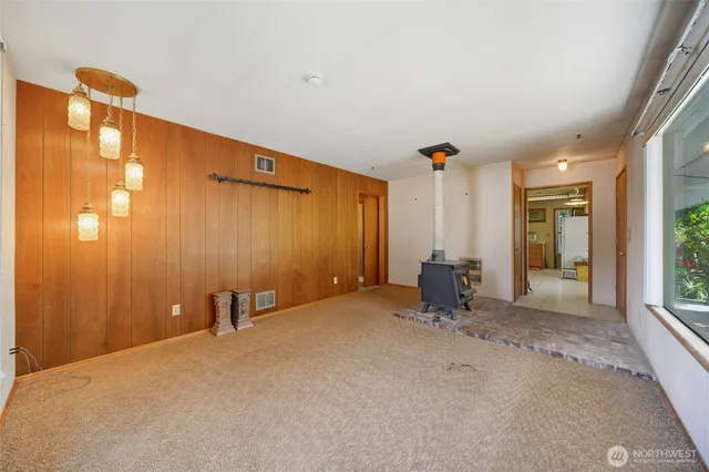 a view of a livingroom with furniture