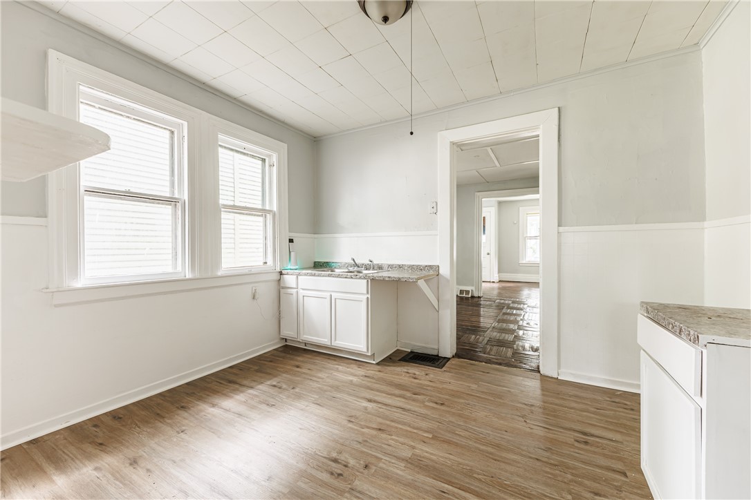 428 Magee Avenue Rochester, NY 14613 - Photo 13 of 30