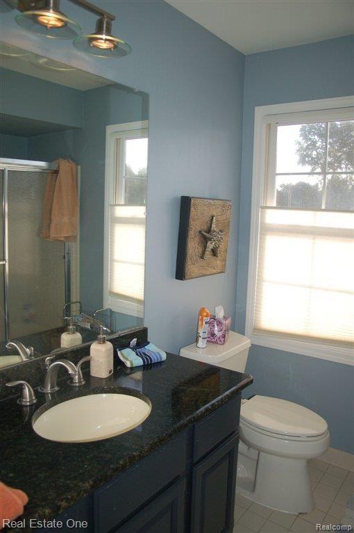 5116 Standish Drive Troy, MI 48085 - Photo 19 of 22 hall bath.JPG