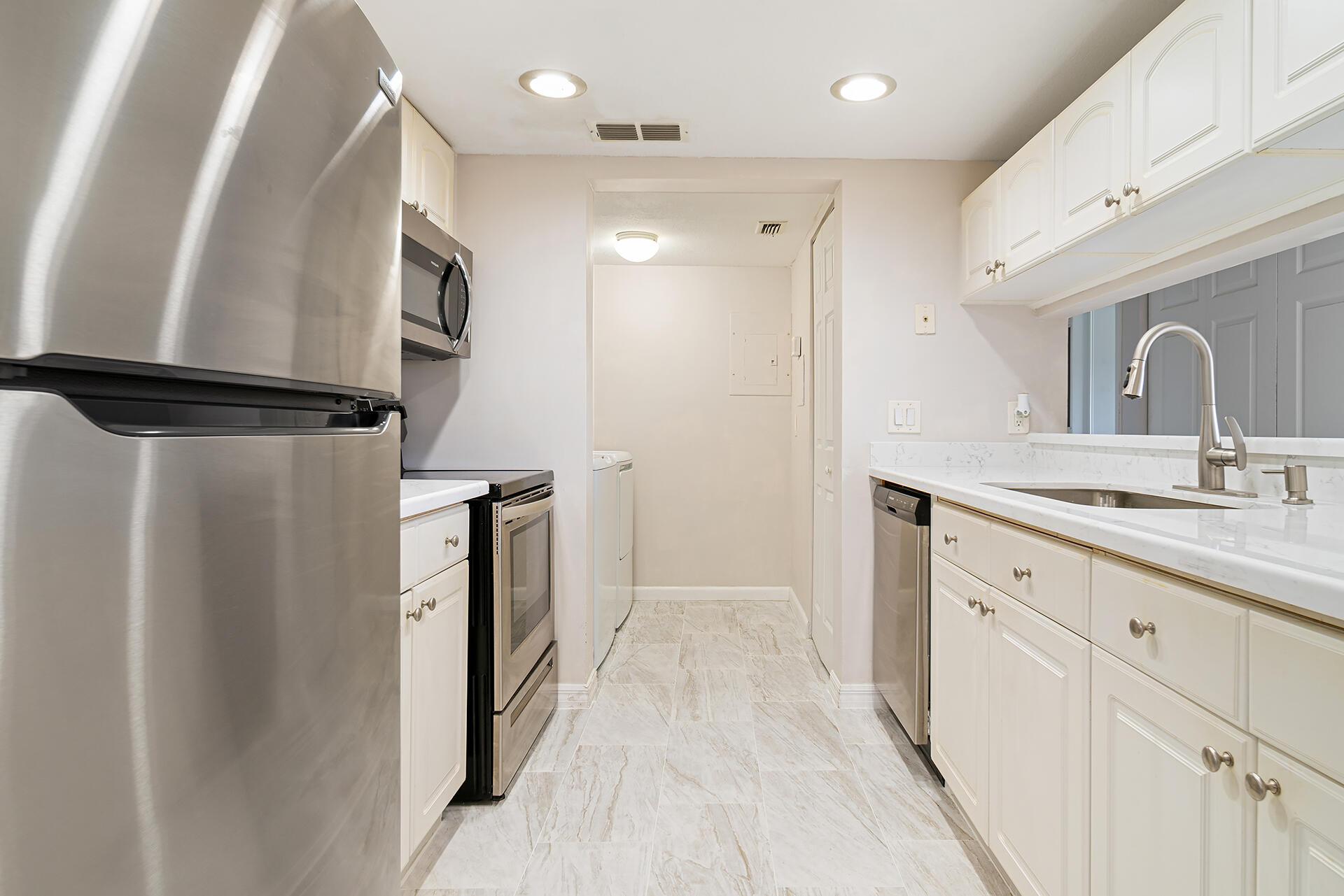 13791 Oneida Drive, Unit E1 Delray Beach, FL 33446 - Photo 11 of 26 13791-ONEIDA-DRIVE-E1-33446-009