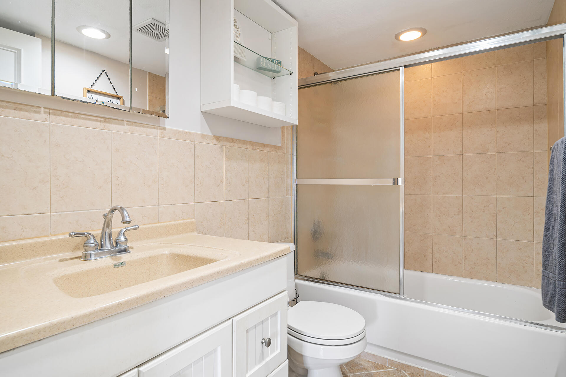 13791 Oneida Drive, Unit E1 Delray Beach, FL 33446 - Photo 22 of 26 13791-ONEIDA-DRIVE-E1-33446-015