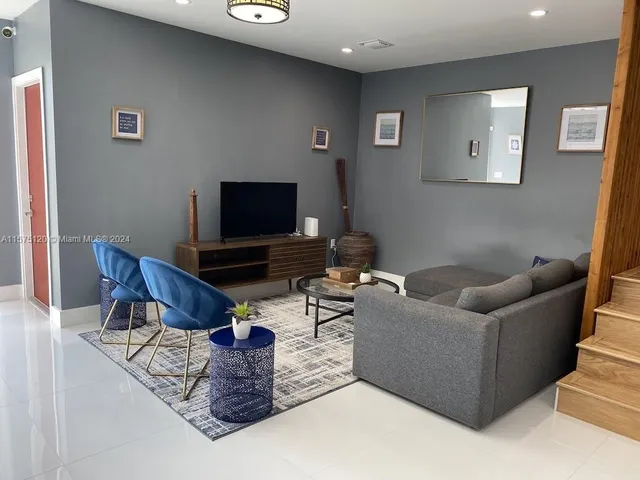 $1,080,000 | Englewood, Miami, FL 33145