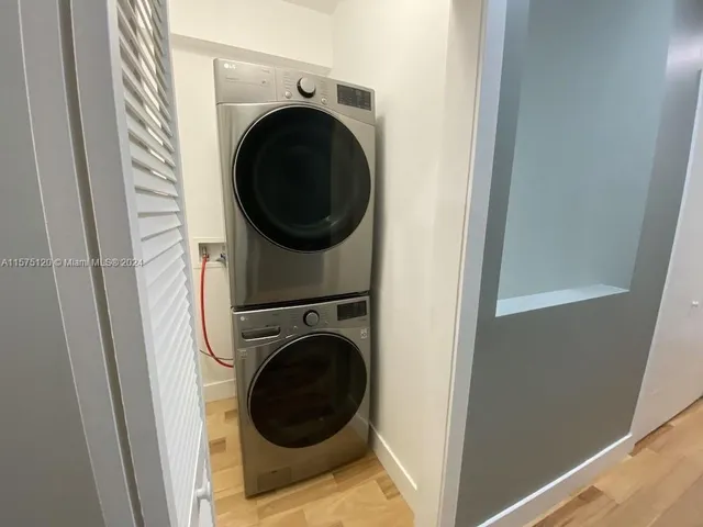 $1,080,000 | Englewood, Miami, FL 33145