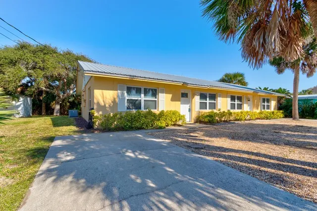 $2,100 | 712 Oakwood Avenue, New Smyrna Beach, FL 32169