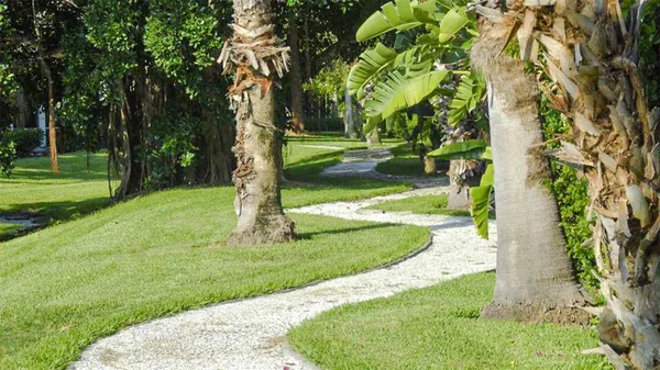 $9,900 | 1365 Siesta Bayside Drive, Unit 1365C, Sarasota, FL 34242