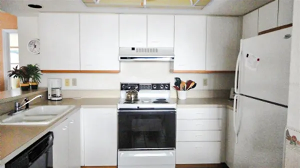 $9,900 | 1365 Siesta Bayside Drive, Unit 1365C, Sarasota, FL 34242