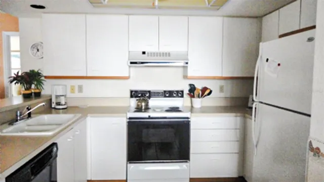 $9,900 | 1365 Siesta Bayside Drive, Unit 1365C, Sarasota, FL 34242