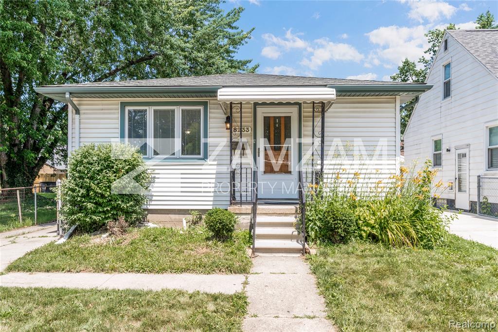 8233 Stephens Center Line, MI 48015 - Photo 1 of 13 Gallery Image 1