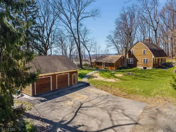 $848,800 | 2 Driftway Drive, High Bridge, NJ 08829