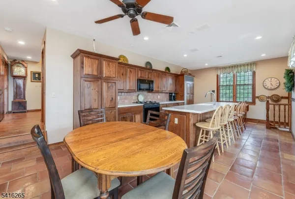 $848,800 | 2 Driftway Drive, High Bridge, NJ 08829