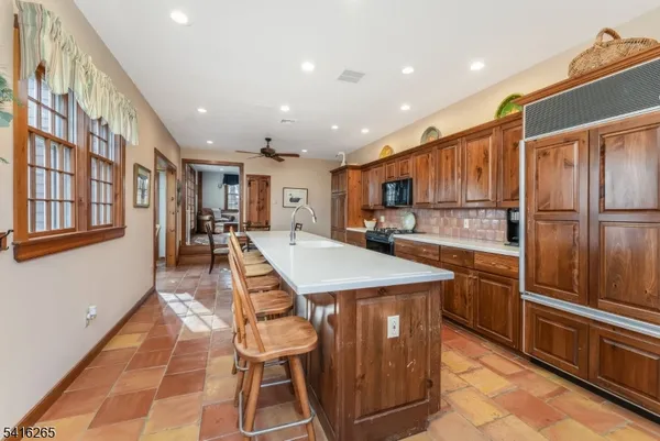 $848,800 | 2 Driftway Drive, High Bridge, NJ 08829