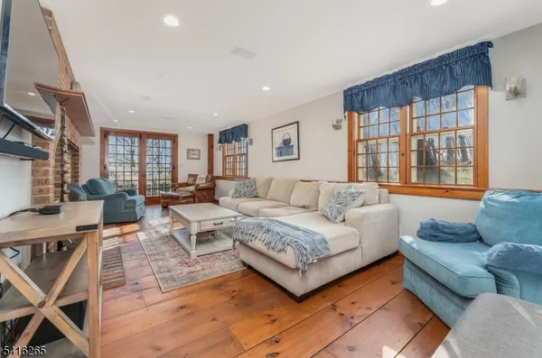 $848,800 | 2 Driftway Drive, High Bridge, NJ 08829