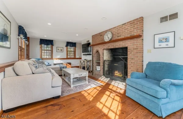 $848,800 | 2 Driftway Drive, High Bridge, NJ 08829