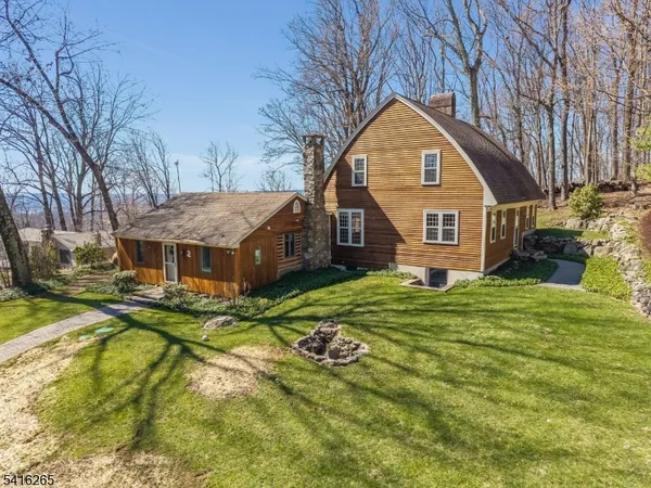 $848,800 | 2 Driftway Drive, High Bridge, NJ 08829