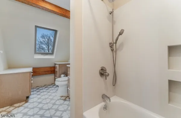 $848,800 | 2 Driftway Drive, High Bridge, NJ 08829