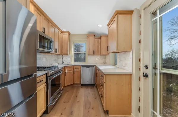 $848,800 | 2 Driftway Drive, High Bridge, NJ 08829