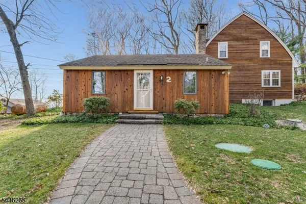 $848,800 | 2 Driftway Drive, High Bridge, NJ 08829