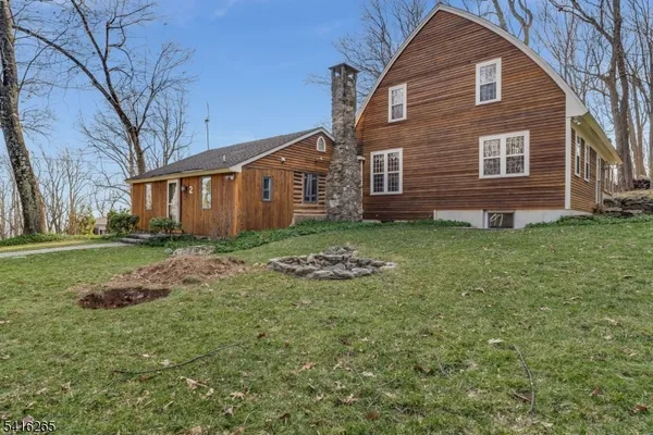$848,800 | 2 Driftway Drive, High Bridge, NJ 08829