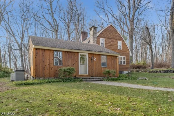 $848,800 | 2 Driftway Drive, High Bridge, NJ 08829