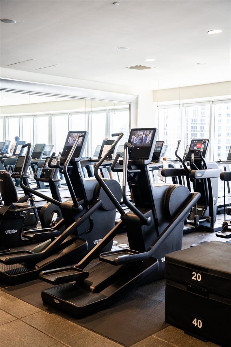495 Brickell Avenue, Unit 3208 Miami, FL 33131 - Photo 25 of 51 a gym hall with exercise machine