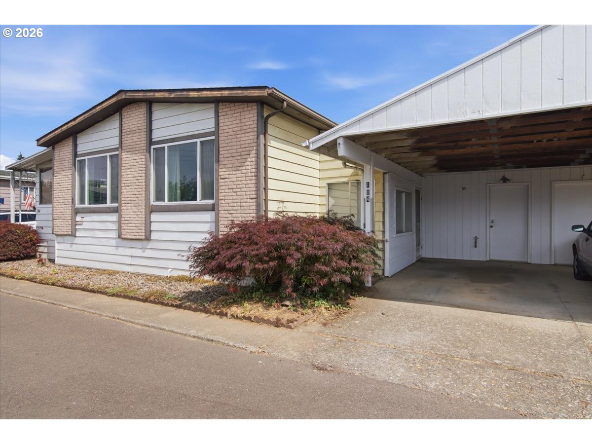 5422 Portland Road Northeast, Unit 104 Salem, OR 97305 - Photo 28 of 40 Carport