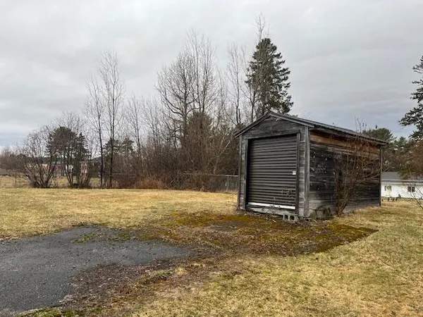 $24,900 | 105 Main Street, Limestone, ME 04750